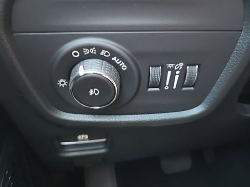 New 2025 Jeep Grand Cherokee Limited w/ Luxury Tech Group II image 43