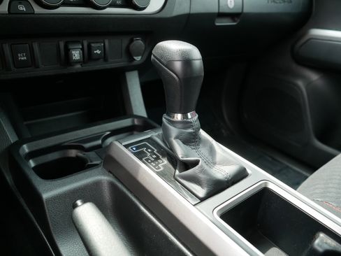 Used 2023 Toyota Tacoma SR5 AWD/4WD image 28
