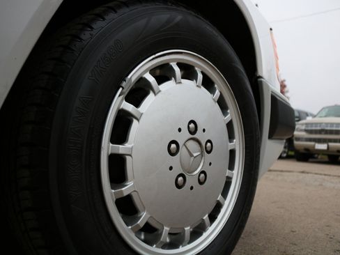 Used 1993 Mercedes-Benz 300 E 2.8 image 7