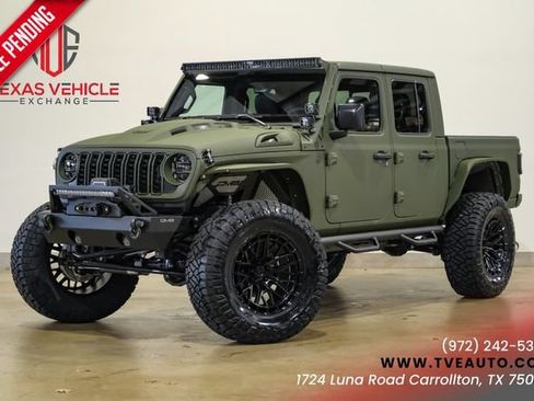 Used 2025 Jeep Gladiator Sport AWD/4WD image 1