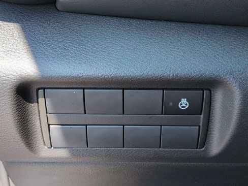 Used 2023 Nissan Kicks SR w/ SR Premium Package FWD image 17