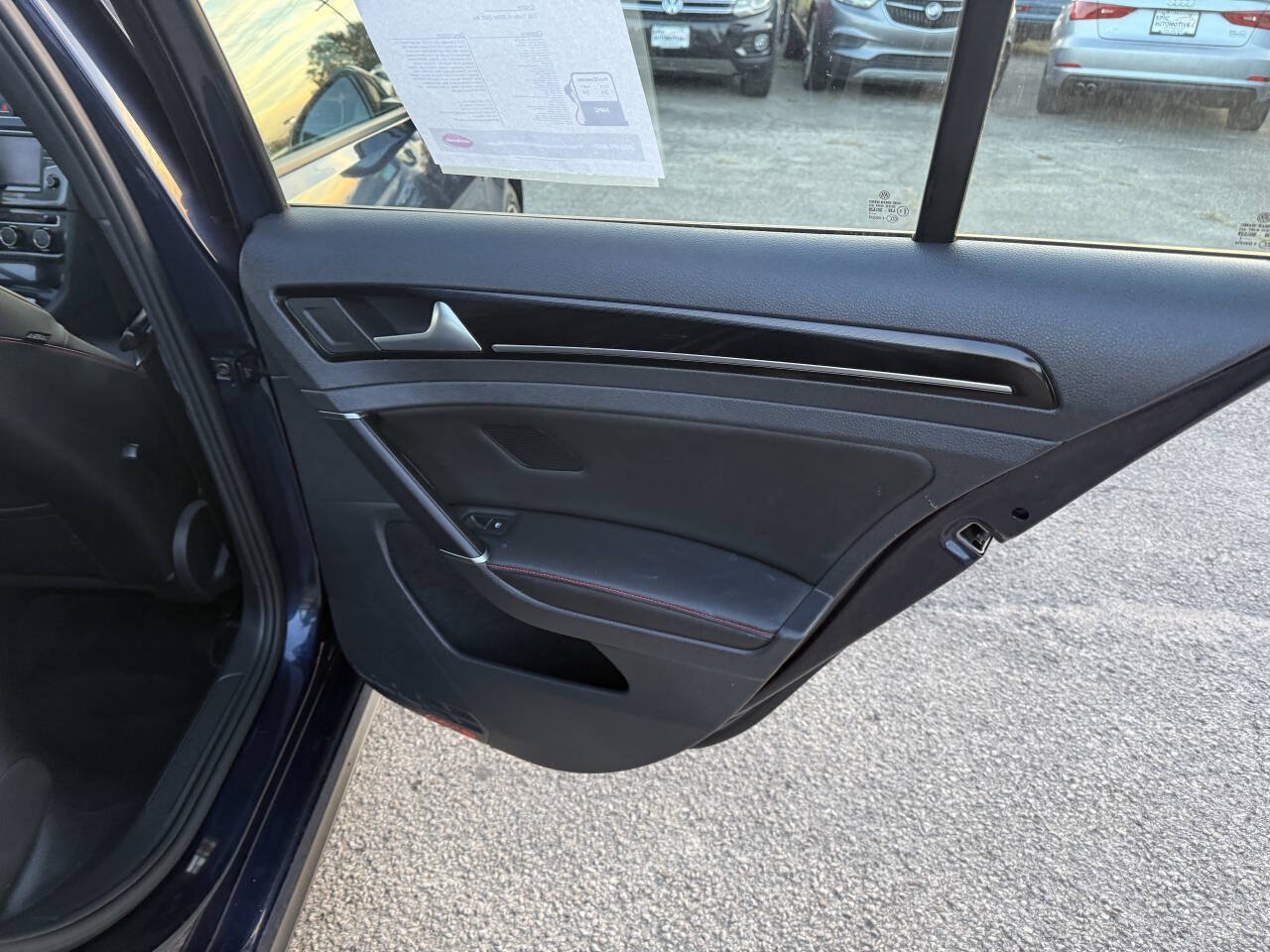 Used 2017 Volkswagen GTI SE FWD image 36