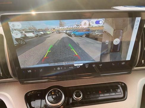 New 2025 Ford Expedition Active image 19