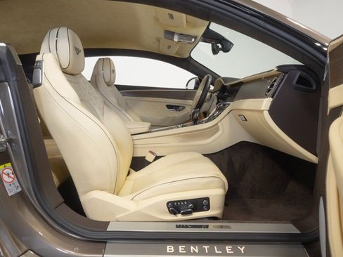 Used 2022 Bentley Continental GT AWD/4WD image 43