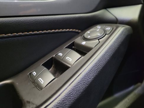 Used 2020 Chevrolet Traverse LT FWD image 27