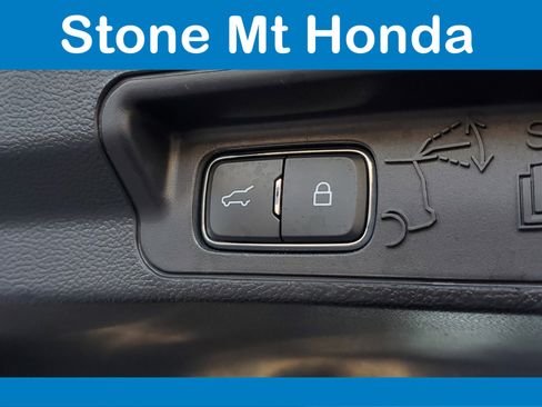 Used 2020 Ford Explorer XLT w/ Comfort Package image 11