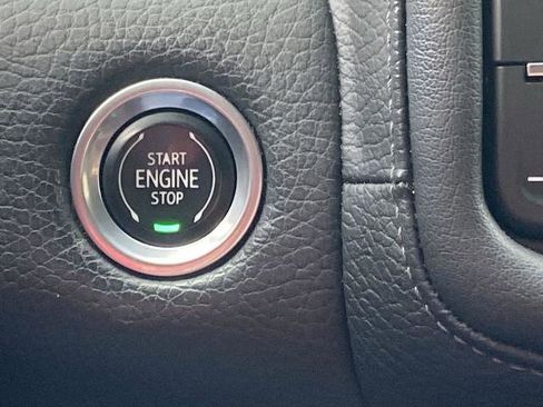 Used 2021 GMC Yukon XL Denali w/ Denali Ultimate Package image 13