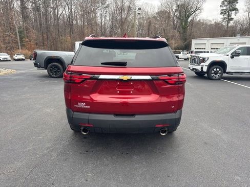 Used 2023 Chevrolet Traverse LT w/ LT Premium Package image 6
