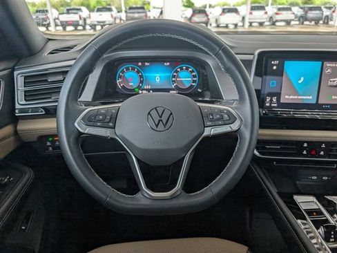Used 2024 Volkswagen Atlas Cross Sport SE w/ Panoramic Sunroof Package FWD image 22
