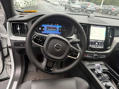 Used 2023 Volvo XC60 B5 Ultimate w/ Climate Package FWD image 27