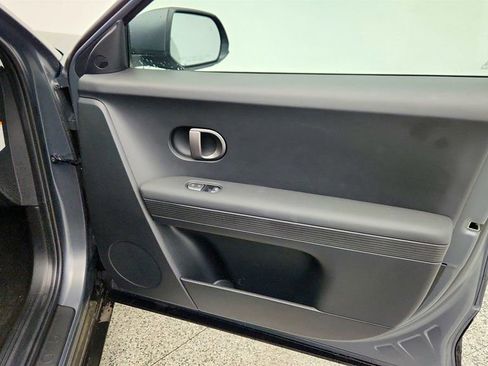 Used 2025 Hyundai Ioniq 5 SEL image 26