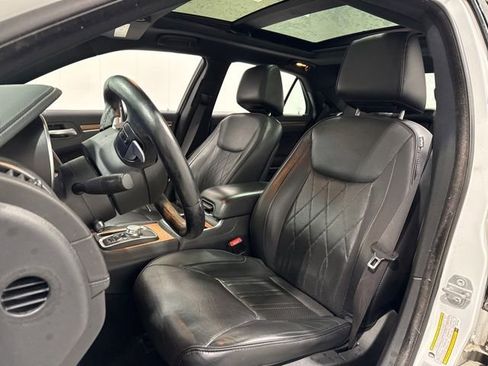 Used 2015 Chrysler 300 C Platinum w/ Harman/Kardon Audio Group AWD/4WD image 10