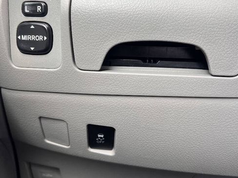 Used 2011 Toyota Camry FWD image 20
