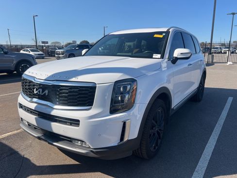 Used 2022 Kia Telluride SX w/ Towing Package image 3