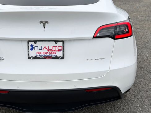 Used 2022 Tesla Model Y Long Range image 84