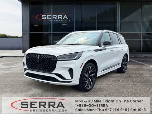 Used 2025 Lincoln Aviator Black Label w/ Jet Appearance Package AWD/4WD image 1