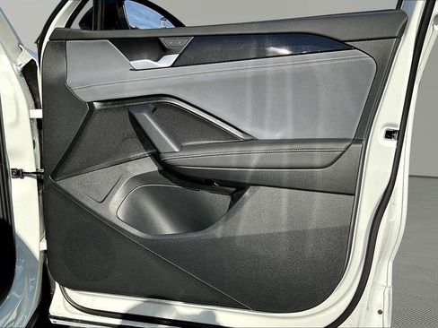 New 2026 Volkswagen Tiguan SE R-Line image 28