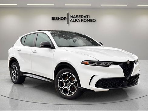 Used 2025 Alfa Romeo Tonale AWD/4WD image 1