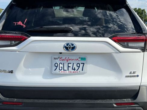 Used 2023 Toyota RAV4 LE AWD/4WD image 19
