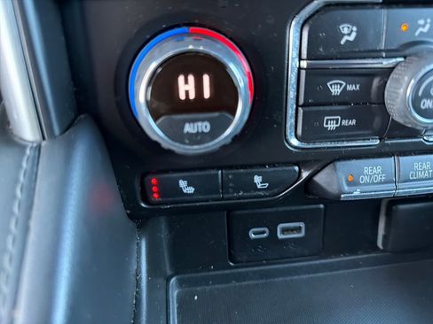 Used 2022 Chevrolet Tahoe Z71 w/ Z71 Off-Road Package image 38