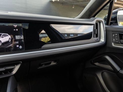 New 2025 Porsche Cayenne S image 81