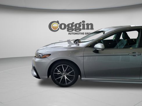 Used 2024 Toyota Camry SE image 31