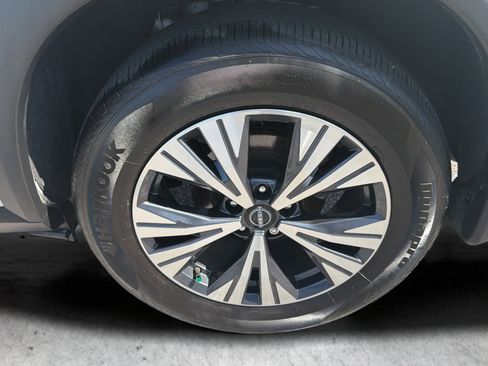 Certified 2022 Nissan Rogue SV w/ SV Premium Package AWD/4WD image 56