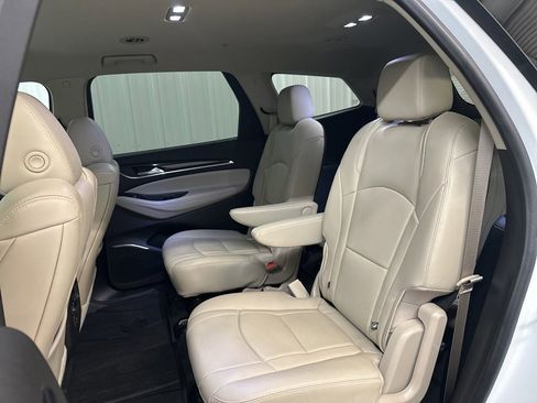Used 2020 Buick Enclave Essence image 32