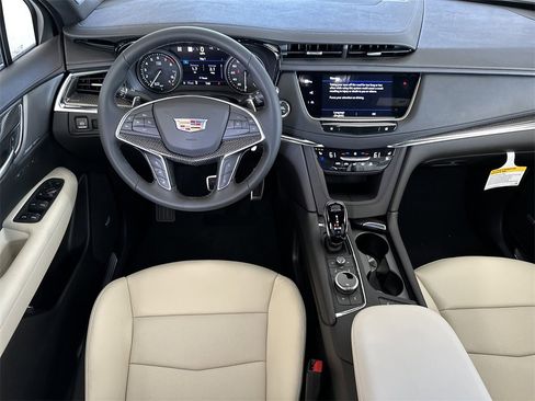 New 2025 Cadillac XT5 Sportv w/ Technology Package image 13