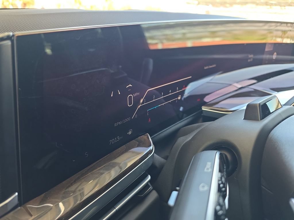 Certified 2025 Cadillac Escalade Sport Platinum w/ LPO, ONYX Package AWD/4WD image 12