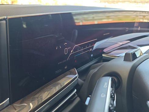 Used 2025 Cadillac Escalade Sport Platinum w/ LPO, ONYX Package AWD/4WD image 12