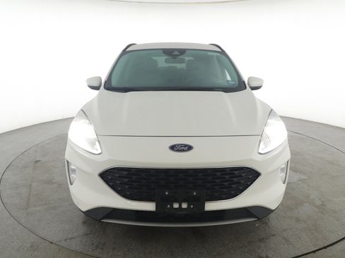 Used 2021 Ford Escape Titanium image 2