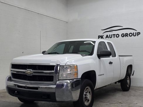 Used 2008 Chevrolet Silverado 2500 W/T image 2