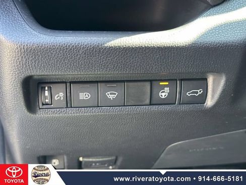 Used 2021 Toyota RAV4 XLE w/ Convenience Package AWD/4WD image 25