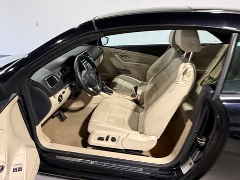 Used 2014 Volkswagen Eos Komfort FWD image 20