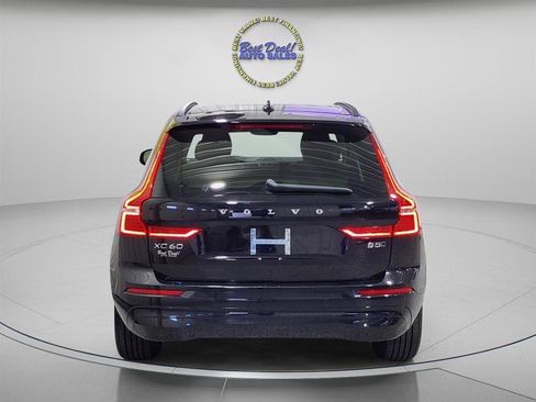 Used 2022 Volvo XC60 B5 Momentum AWD/4WD image 5