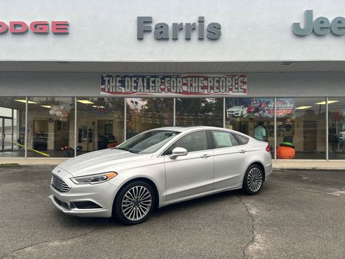 Used 2018 Ford Fusion SE w/ Fusion SE Technology Package image 1