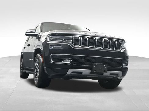 Used 2024 Jeep Wagoneer Series II w/ Flexible Seating Group RWD image 16