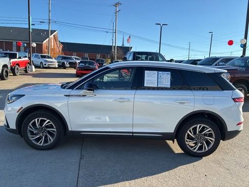 Used 2024 Lincoln Corsair AWD w/ Equipment Group 101A image 4