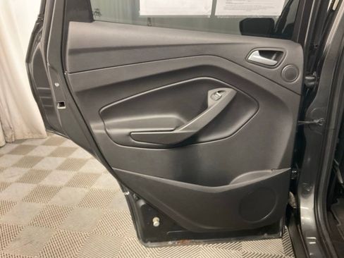 Used 2017 Ford Escape SE w/ Equipment Group 201A AWD/4WD image 33