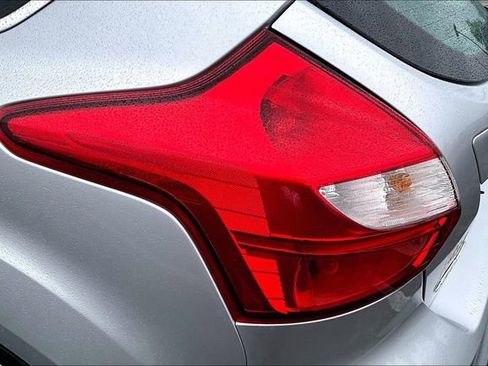 Used 2012 Ford Focus Titanium FWD image 23