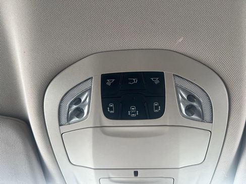 Used 2024 Chrysler Voyager LX image 18