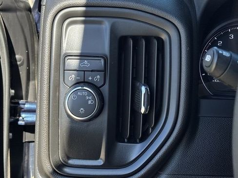 Certified 2022 Chevrolet Silverado 1500 Custom image 18