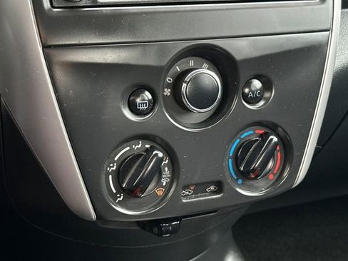 Used 2019 Nissan Versa SV image 21