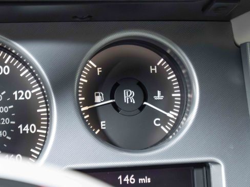 Used 2013 Rolls-Royce Phantom Drophead Coupe image 25
