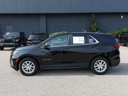 Used 2023 Chevrolet Equinox LT FWD image 2