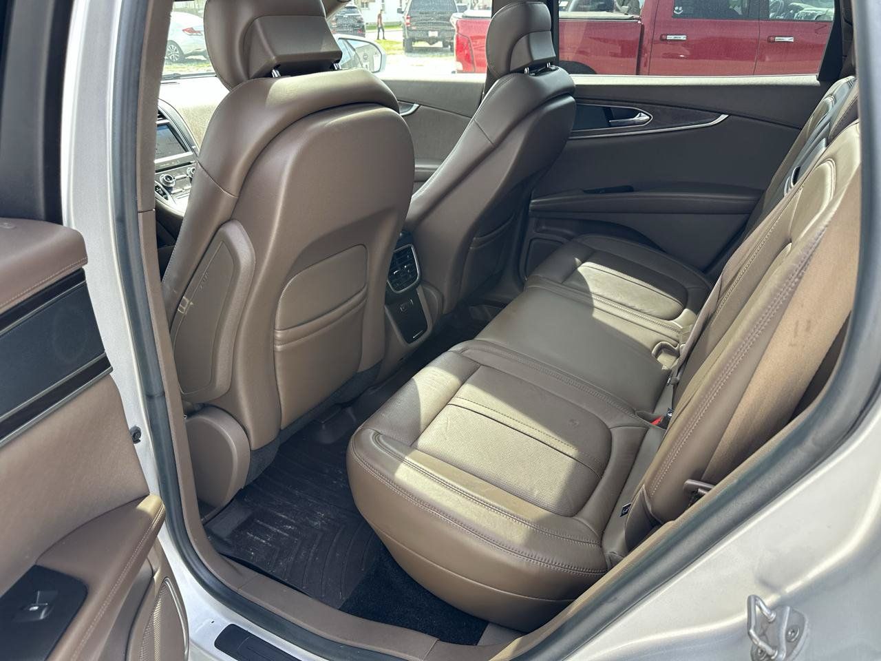 Used 2016 Lincoln MKX Reserve w/ Climate Package AWD/4WD image 30