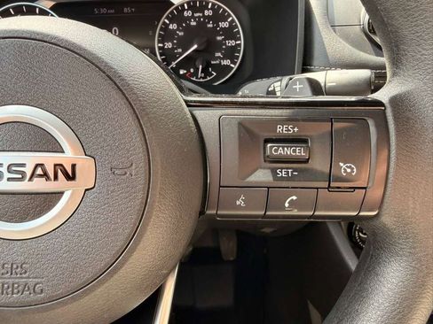 Used 2021 Nissan Rogue S AWD/4WD image 35