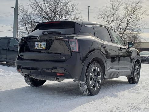 Certified 2025 Nissan Kicks SV image 9