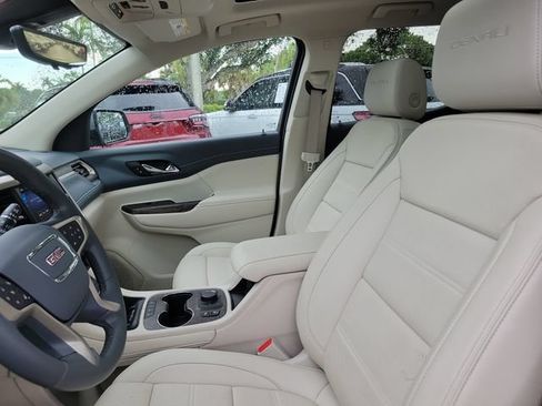 Certified 2023 GMC Acadia Denali w/ Denali Ultimate Package FWD image 23